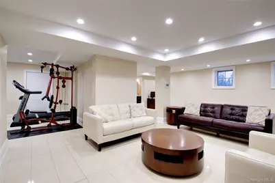 54-16 252nd Street, Little Neck, NY 11362 - Photo 32