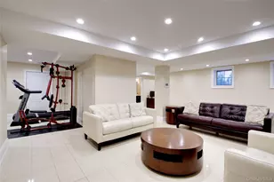 54-16 252nd St, Little Neck, NY 11362 - Photo 32