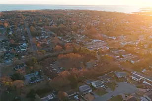 17 Sutton Pl, Islip, NY 11751 - Photo 32