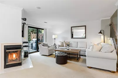 17 Sutton Place, Islip, NY 11751 - Photo 8