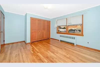 242 N Pine Street, Massapequa, NY 11758 - Photo 8