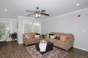 1206 Vista View Dr, Farmingville, NY 11738 - Photo 4