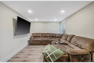 182 Crystal Brook Hollow Road, Port Jefferson Station, NY 11776 - Photo 4