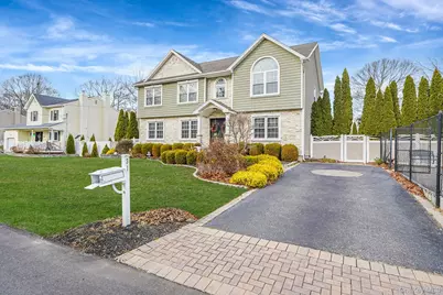 31 Southaven Avenue, Mastic, NY 11950 - Photo 2