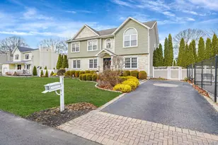 31 Southaven Ave, Mastic, NY 11950 - Photo 2