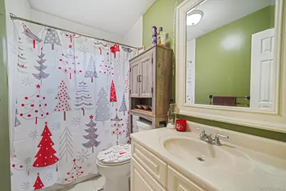 31 Southaven Avenue, Mastic, NY 11950 - Photo 26