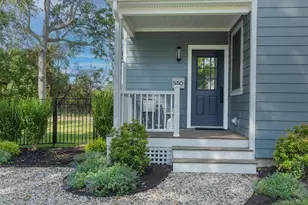 550 Madison Ave, Greenport, NY 11944 - Photo 2