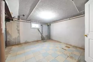 225 Windsor Pkwy, Hempstead, NY 11550 - Photo 18