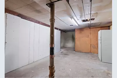 225 Windsor Parkway, Hempstead, NY 11550 - Photo 20