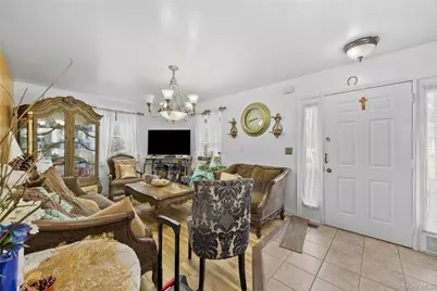 37 Okane Street, Central Islip, NY 11722 - Photo 10