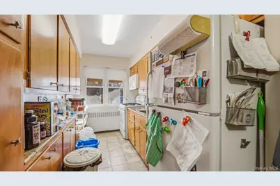 14101 Jewel Avenue, Flushing, NY 11367 - Photo 8