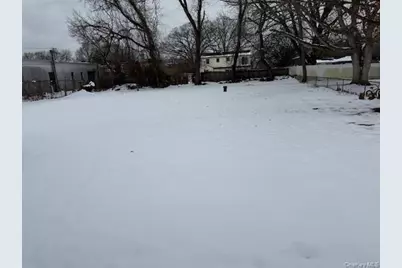 1052 Bay Shore Avenue, Bay Shore, NY 11706 - Photo 42