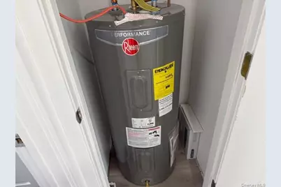 1052 Bay Shore Avenue, Bay Shore, NY 11706 - Photo 28