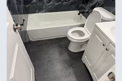 1052 Bay Shore Avenue, Bay Shore, NY 11706 - Photo 22