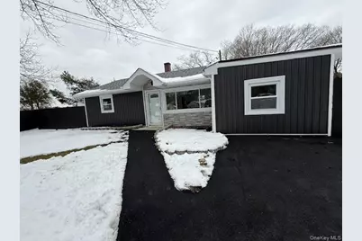 1052 Bay Shore Avenue, Bay Shore, NY 11706 - Photo 2
