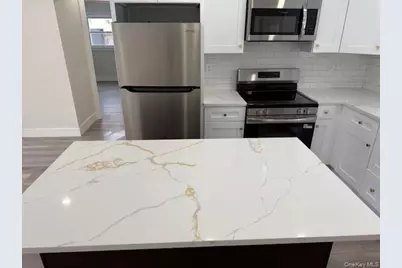 1052 Bay Shore Avenue, Bay Shore, NY 11706 - Photo 12