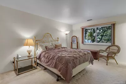 101 Dari Drive, Holbrook, NY 11741 - Photo 10