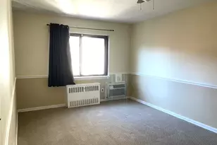 22 Lawrence Dr, White Plains, NY 10603 - Photo 4