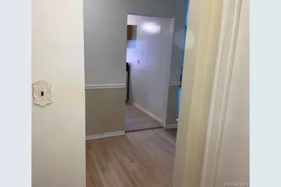 22 Lawrence Drive #C, White Plains, NY 10603 - Photo 8