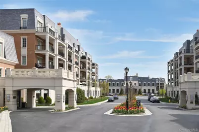 5000 Royal Court #5114, North Hills, NY 11040 - Photo 32