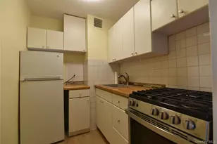 54-44 Little Neck Pkwy, Little Neck, NY 11362 - Photo 12