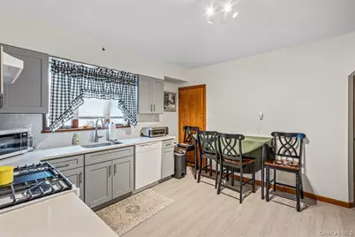 15411 Willets Point Boulevard, Whitestone, NY 11357 - Photo 8