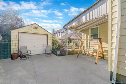 64 E Chester Street, Valley Stream, NY 11580 - Photo 24