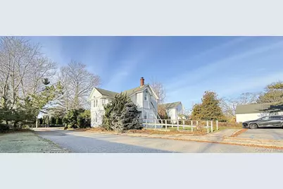 982 Roanoke Avenue, Riverhead, NY 11901 - Photo 2