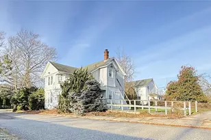 982 Roanoke Ave, Riverhead, NY 11901 - Photo 2