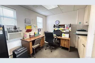 982 Roanoke Avenue, Riverhead, NY 11901 - Photo 12