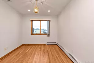 203 Pershing Pkwy, Mineola, NY 11501 - Photo 10