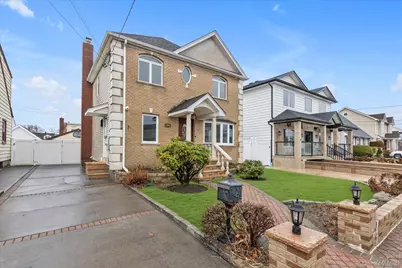 203 Pershing Parkway, Mineola, NY 11501 - Photo 2