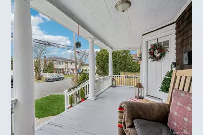 27 Hewlett Court, Babylon, NY 11702 - Photo 4