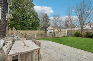 27 Hewlett Ct, Babylon, NY 11702 - Photo 28