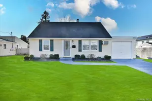 27 Seaton St, Massapequa, NY 11758 - Photo 2