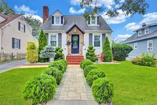 48 St Marks Ave, Freeport, NY 11520 - Photo 2