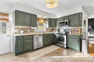 24 Parkside Ave, Miller Place, NY 11764 - Photo 8