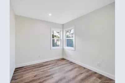 110 Monroe Avenue, Patchogue, NY 11772 - Photo 16