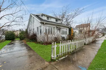 188 Woodside Avenue, Freeport, NY 11520 - Photo 2