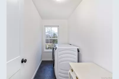 15 Shaw Lane, East Moriches, NY 11940 - Photo 16