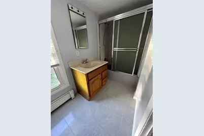 460 Bayview Avenue S #2nd Fl, Freeport, NY 11520 - Photo 4
