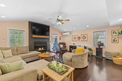 10 Helin Road, Hopewell Junction, NY 12533 - Photo 18