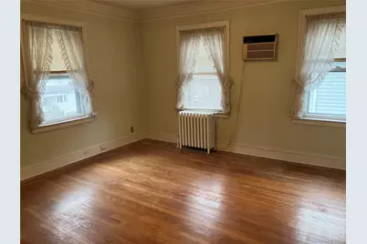 4627 Jayson Avenue, Great Neck, NY 11020 - Photo 18
