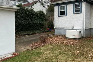 4627 Jayson Ave, Great Neck, NY 11020 - Photo 6