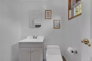 607 St George Ave, North Babylon, NY 11703 - Photo 20