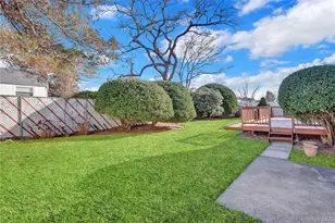 607 St George Ave, North Babylon, NY 11703 - Photo 26