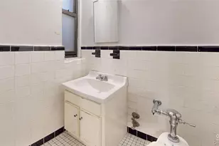 123-35 82nd Rd, Kew Gardens, NY 11415 - Photo 10