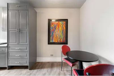 25-40 31 Avenue #6F, Astoria, NY 11106 - Photo 8