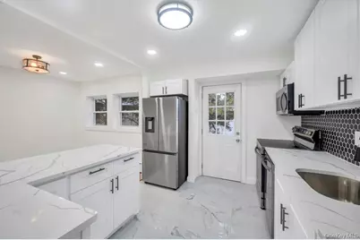 2737 Sheila Court, East Meadow, NY 11554 - Photo 8