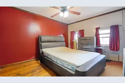 2521 Yates Avenue, Bronx, NY 10469 - Photo 12